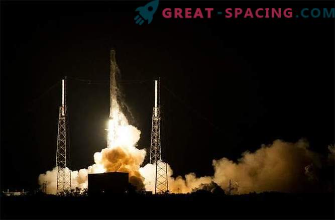 Žaidimo taisyklių keitimas: SpaceX pradės paleisti karinius palydovus