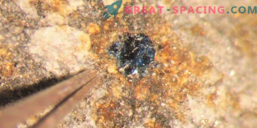 Meteoritai paslėpia gyvybės sudedamąsias dalis