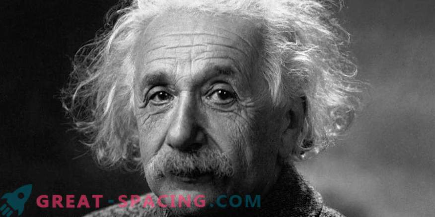 Prarastame Einšteino rankraštyje buvo alternatyvi kosminė teorija