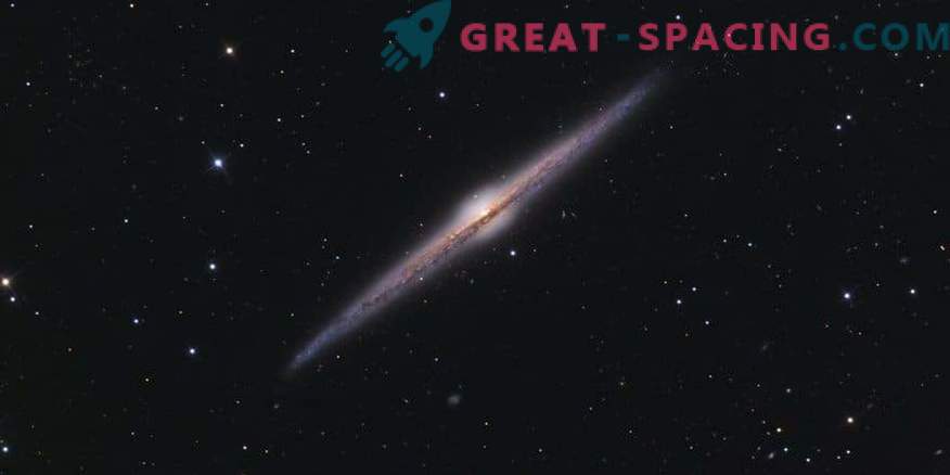 Gogoasa neobișnuită în galaxia NGC 6109