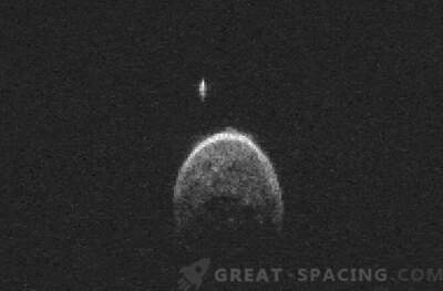 Skridęs asteroidas turi savo mėnulį